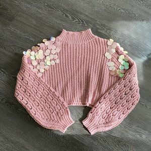 Cropped sequin sweater in light pink and rose gold